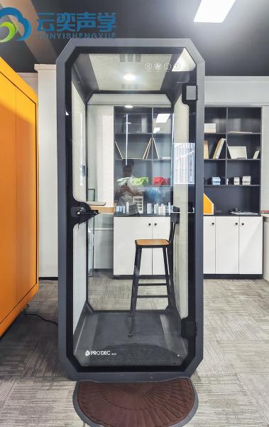 Single Seater Office Meeting Booth With Computer Desk For Private Working Movable Silence Soundproof Booth Office Pod
