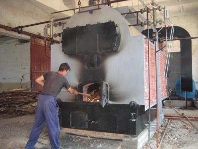 Os desperdícios de madeira da caldeira da biomassa térmica do óleo abastecem a capacidade de 120000-6000000 KCal/hora