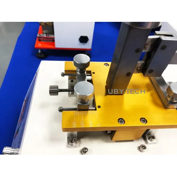 EN ISO20344 Iultcs Leather Abrasion Testing Machine UP-4018 For Footwear / Clothing