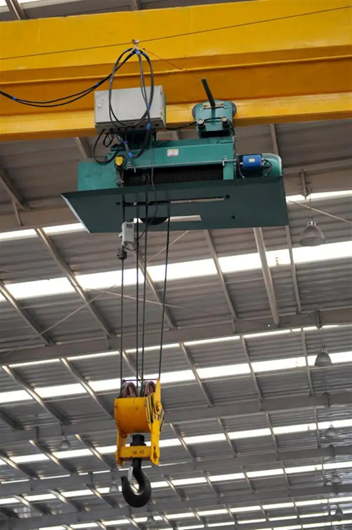 Single Beam Overhead Crane with Metallurgy Wire Rope Electric Hoist and Wireless Remote Control for 20T Max Lifting Load
