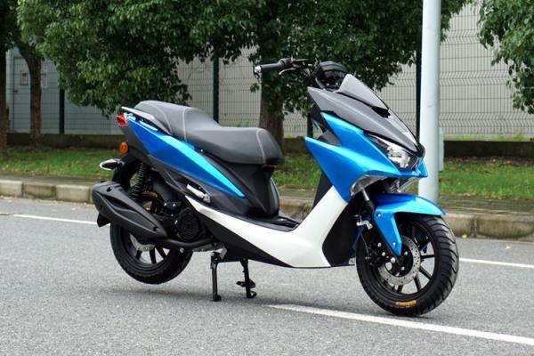Rear Drum Brake 13 Aluminum Rim 1.3 Gal 150cc Gas Scooter