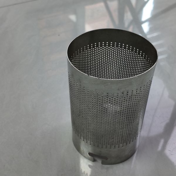 Custom Sized Stainless Steel Perforated Cylinder Cylindrical Pipeline Filter Element