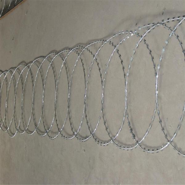 BTO-22 Galvanized 90cm Coil Diameter Concertina Razor Barbed Wire for Protection Wall