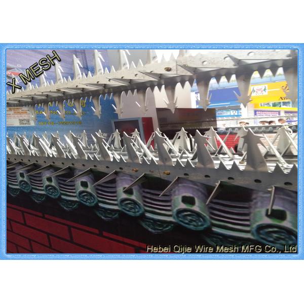 Hot Dipped Galvanized And PVC Coated Black Medium Wall Spikes 0.8mm Thickness