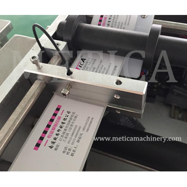 Semi Automatic Low Cost Bottle Labeling Machine Paper Plastic Metal Label Type 500-1000 BPH Capacity
