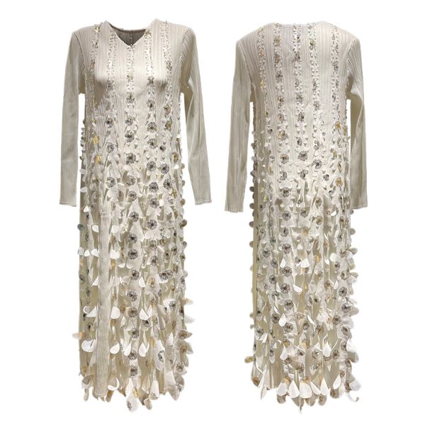 High-End Luxury Short-Sleeved Summer Dress New Gold Stamping Sequin V-Neck Gown Pleated Texture Casual Midi-Length Woven Chiffon