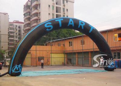 Arco inflável preto e azul feito sob encomenda do começo e do meta para atividades exteriores