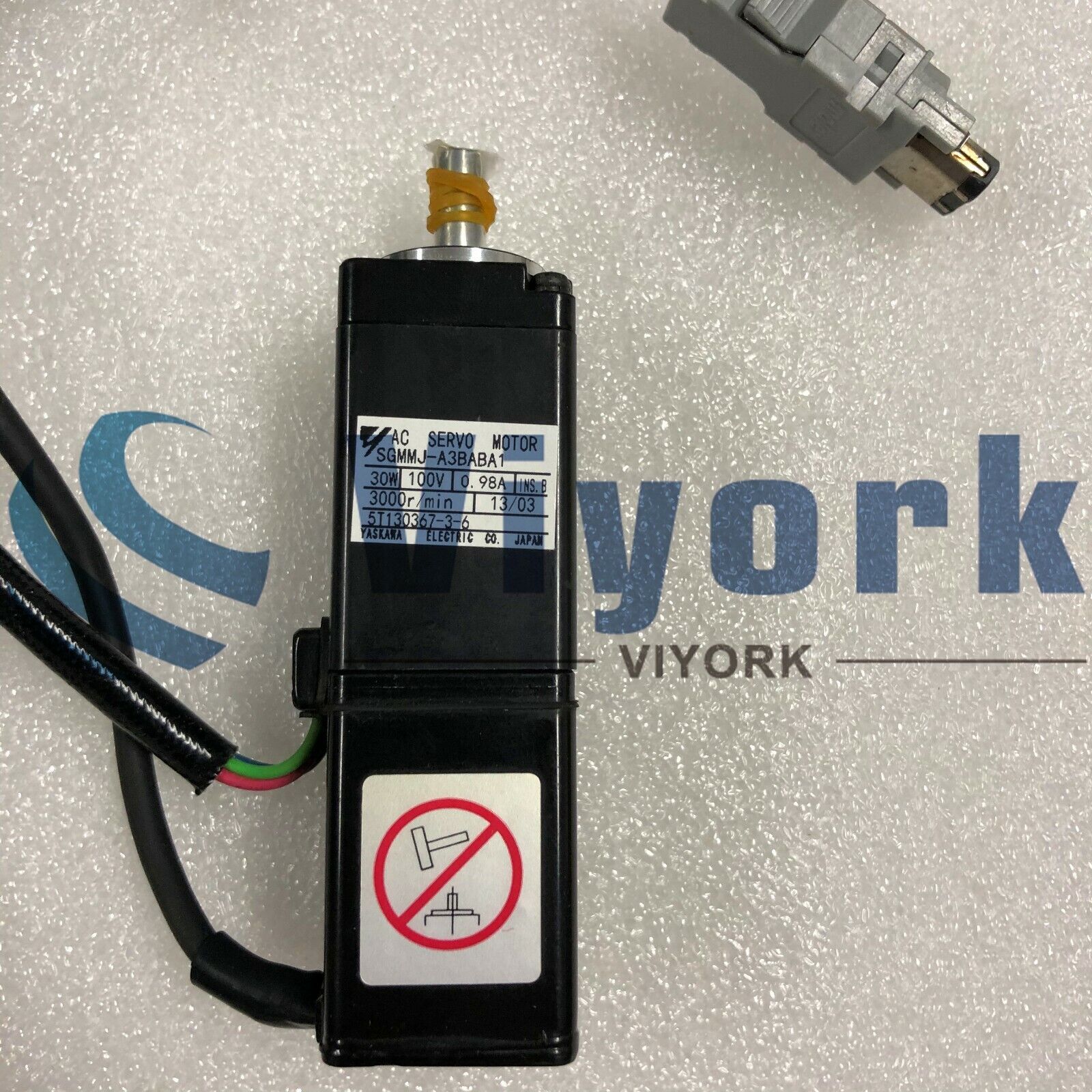 МОТОР СЕРВОПРИВОДА 24V AC Yaskawa SGMMJ-A2BAB21 2.1A 10W 3000RPM НОВЫЙ