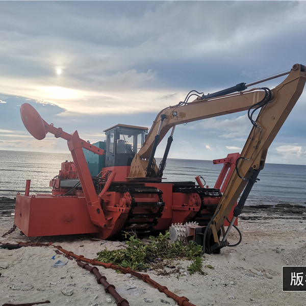 Amphibious Sand Dredging Machine With 10 Inch Draught Dismantle Structure