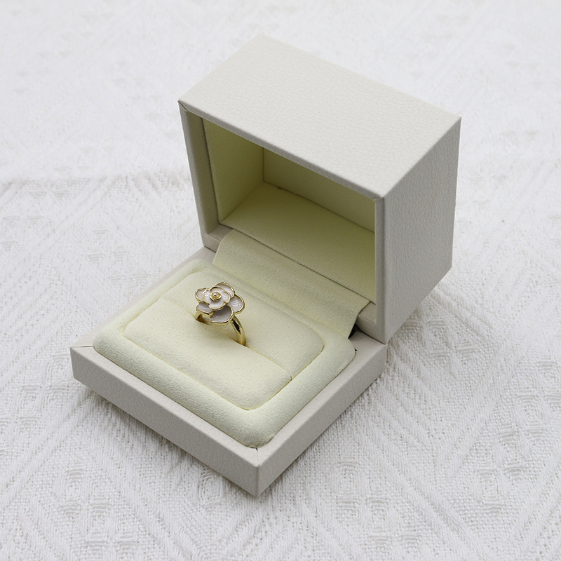 Custom Logo Jewelry Display Box Leatherette Necklace Box With Textured Matte Exterior