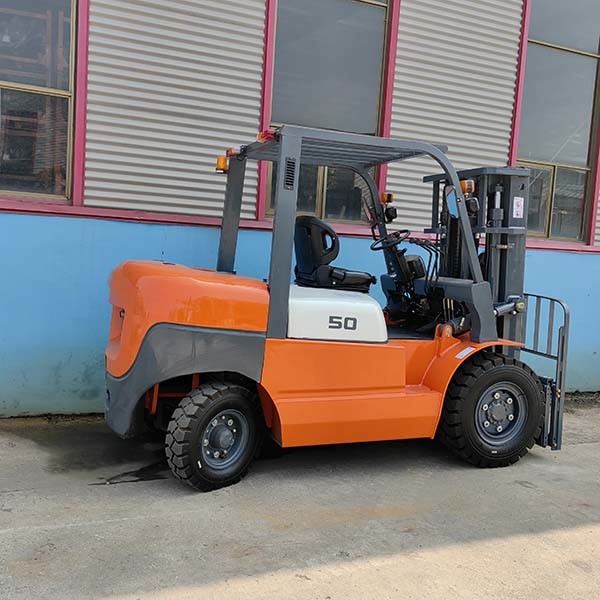 CPCD50 5 Ton Diesel Forklift Chinese Engine Diesel Lift Truck Cabin Heater