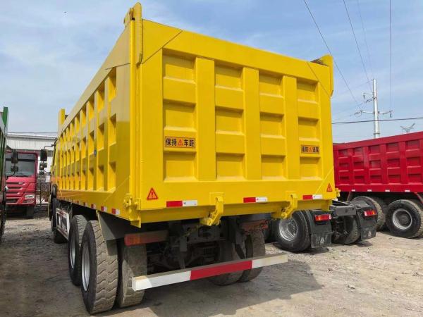 SINOTRUK Automatic Transmission Diesel Engine HOWO TRUCKS Dumpster Truck for Big Projects