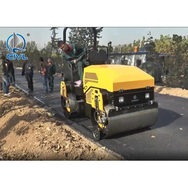Ride On Road Roller / Two - Wheel Vibration / 26.9kw Diesel Engine Roller / Small 2900kg Mini Road Maintenance Roller