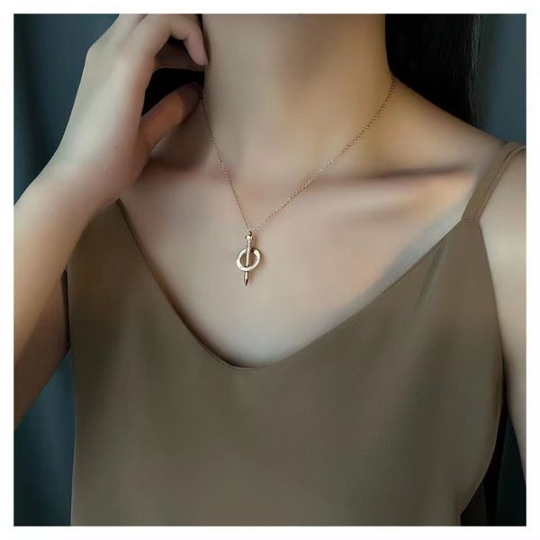 Female Creative Personality Titanium Steel Curved Sickle-shaped Nail Sticky Diamond Necklace
