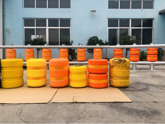 Безопасный барьер ролика безопасности материала ЕВА барьера дорожного движения