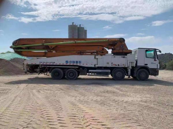 Processus d'usinage hydraulique pompe à béton Zoomlion 52m utilisée pour la vente d'équipements lourds