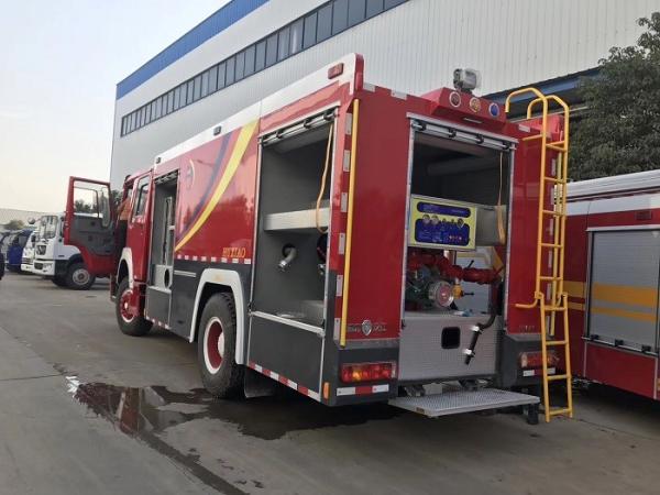 Howo 8T Foam Fire Truck , Water Tank Firefighting Apparatus 6 Wheel 290hp