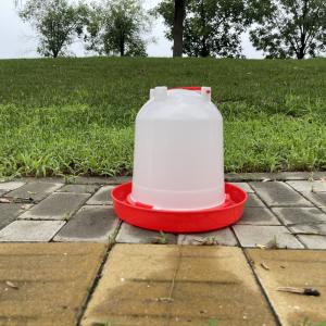 努力 の ない 水分 補給 赤色 の プラスチック 製 の 鶏 の 飲み物 便利 な 灌輸