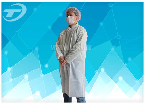 Médico descartável branco esfrega para o agregado familiar usando 125x150cm