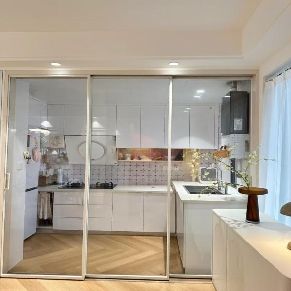 Porte coulissante à cadre étroit en aluminium résistant aux intempéries de qualité supérieure avec verre trempé