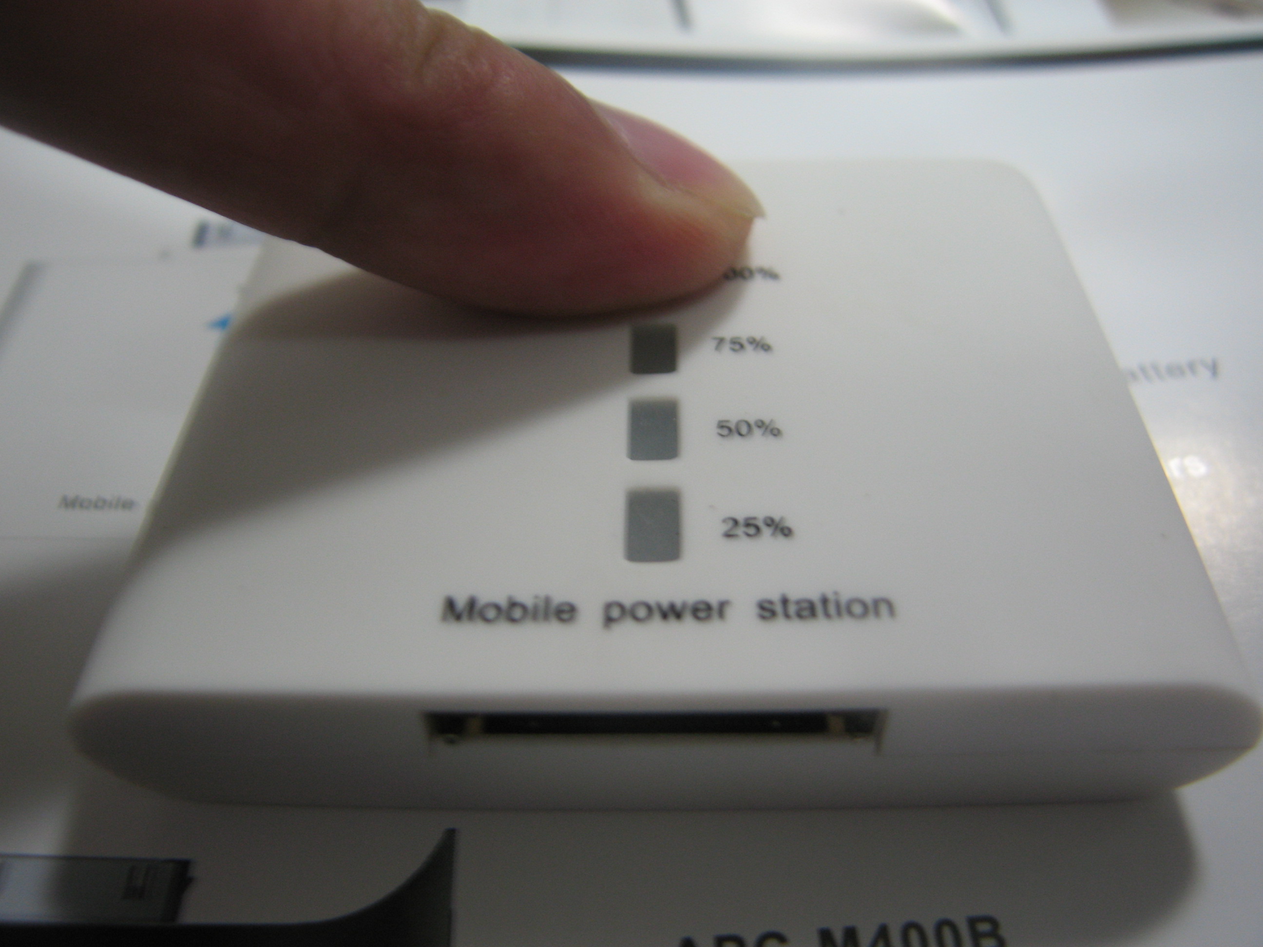 Emergency Iphone Portable Solar Chargers With High Efficiency For Travel Or Blackout