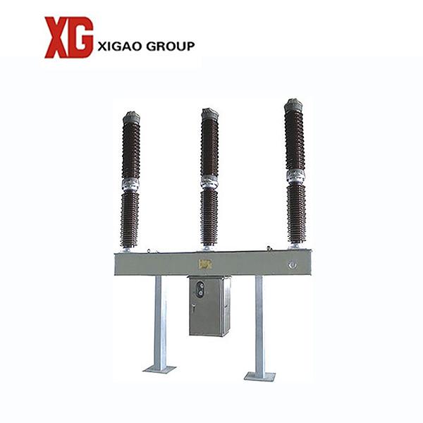 Disjuntor exterior do gás SF6 de LW36-132kV na fase da subestação 3