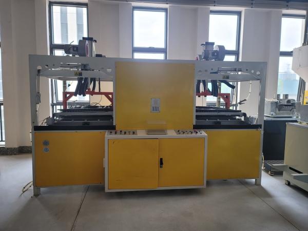 Vacuum Forming Luggage Machine For 20/28/24 Inch Suitcases
