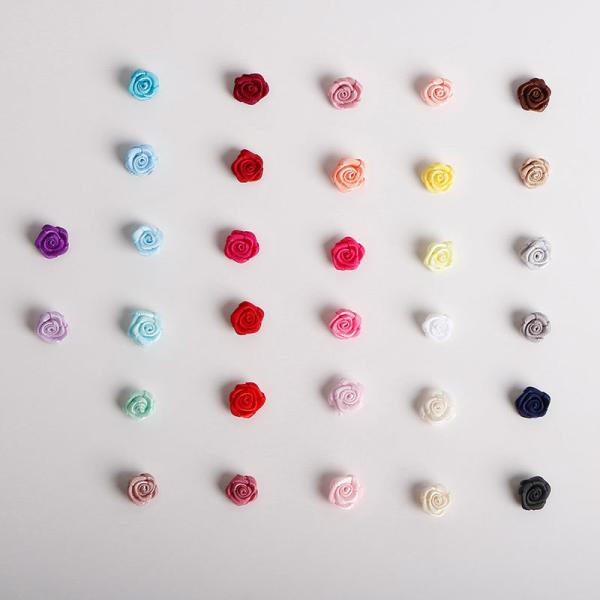 200pcs/pp Flores de fita de cetim poliéster multicolor para roupa interior e acessórios para o cabelo