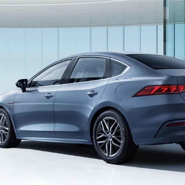 2024 Byd Qin Plus Dm-i Ev 55km Plug-in Hybrid Car Adults Sedan for Luxury Experience