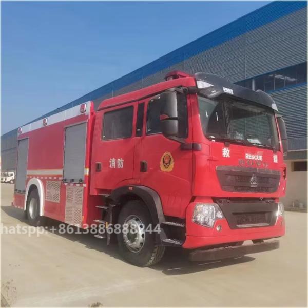 Sinotruk Howo 4X2 Double rangée 8000 litres camion de pompiers de l'eau moteur de pompiers aéroport camion de pompiers