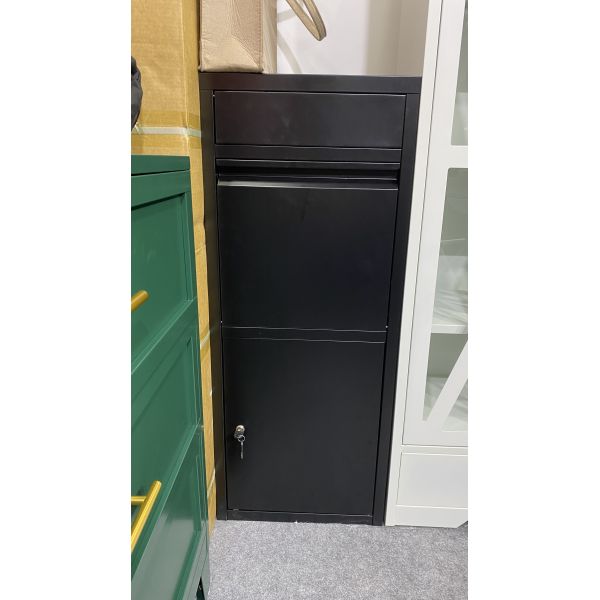 Outdoor metal cabinet rust-proof mailbox with lock for delivering letters and other goods