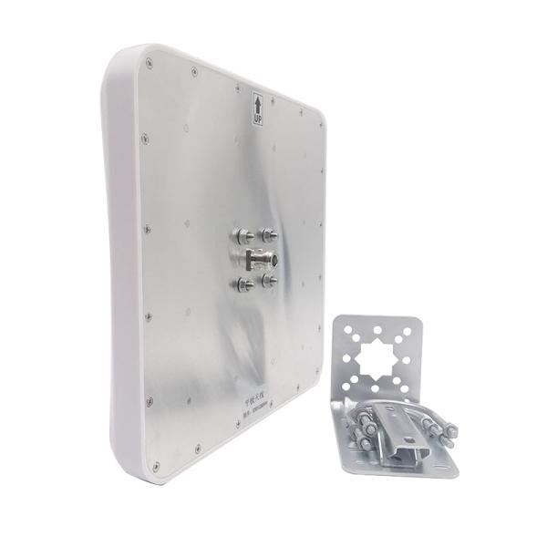 Outdoor Uwb Pcb Antenna Design Flat Panel Antenna 3700-4200MHz 18dBi N Connector 260x260x35mm