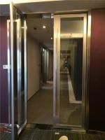 Portes de bureau en aluminium, porte pivotante en aluminium.