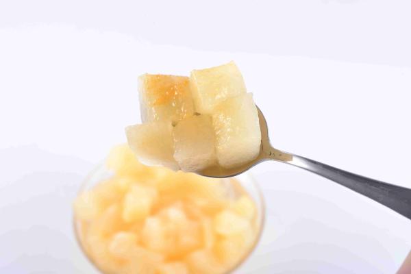 Fruto enlatado do volume novo das peras da colheita com material fresco natural saudável