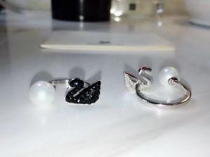 ODM Branded Silver Jewelry Black Swan Neck Chain Necklace And Heart Pendant