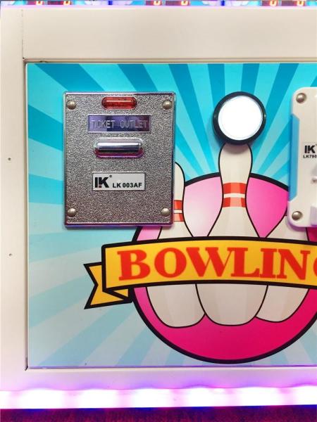 3 Player Lane Arcade Games Machines , Happy Bowling Ticket Redemption Machine