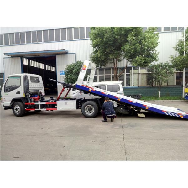 ISUZU 4x2 Small Tow Truck , 6 Wheels 3 Ton Flatbed Wrecker Truck For Two / Three Cars