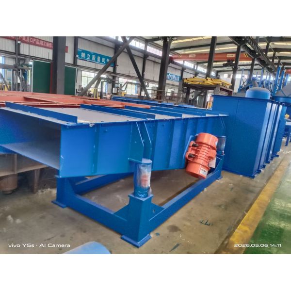 Dust Sealed Vibrating Screen Conveyor with 16Mn Steel Mesh for Low Energy Consumption Sand Processing