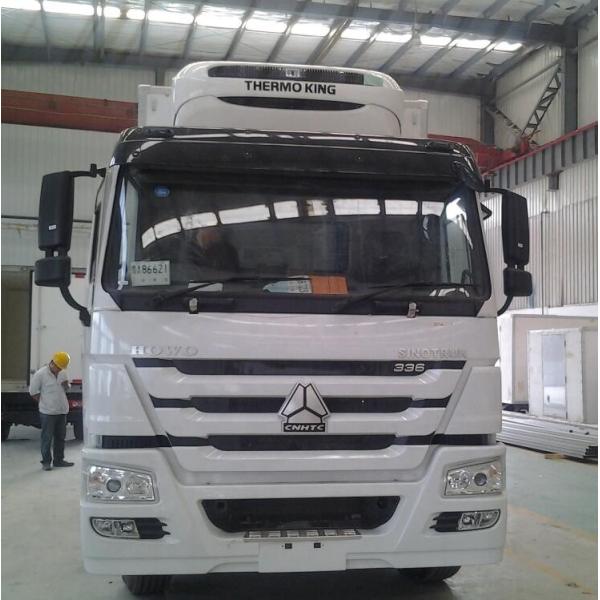 light weight HOWO t5g 8x4 man engien 340 hp 30 ton meat fish cold room van truck