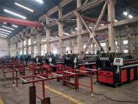Máquina de perfuração de metal movida a energia solar