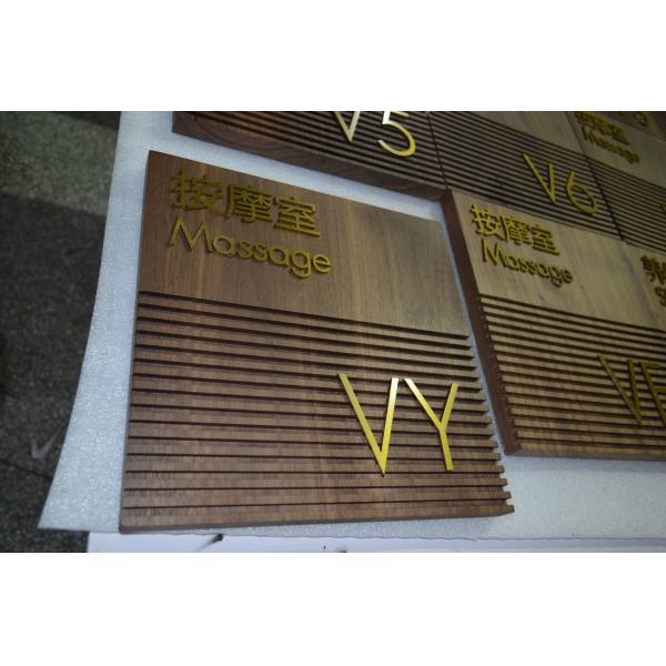 254*254mm Custom Directional Arrow Signs For Airport / Stations