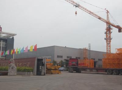 Guindaste de torre de escalada da construção do auto para a torre de levantamento máxima do levantamento de peso de 8 T