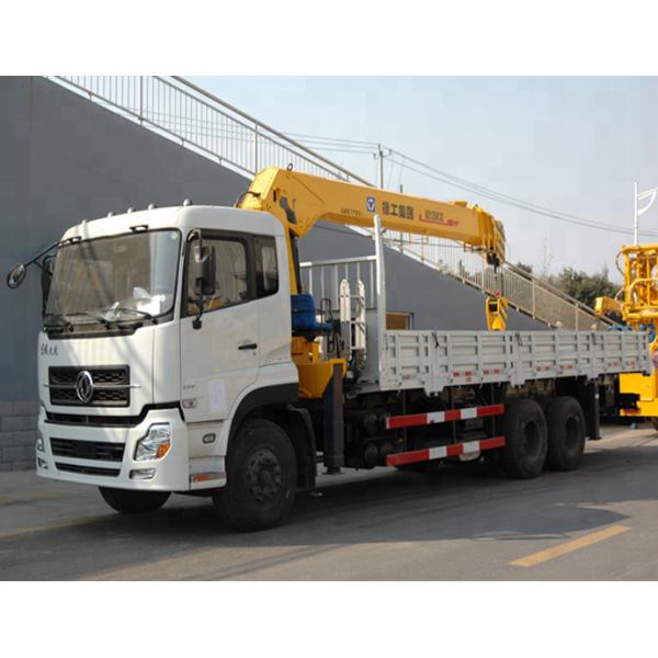 Sinotruk HOWO 4x4 290hp Truck Mounted Crane 6.3 Ton Telescopic Boom 12.00R20 Tire