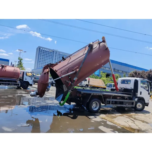 Isuzu 4X2 Septic Tank Suction Truck, 4-Cube Vacuum Sewage Truck, Sewage Tank Truck, Sewer Jet Truck, Vacuum Sewage Truck Manufacturer