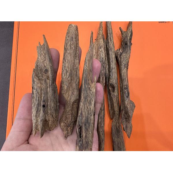 Under Water Oud Chunks From Pure Oud China Strong Sweet Smell