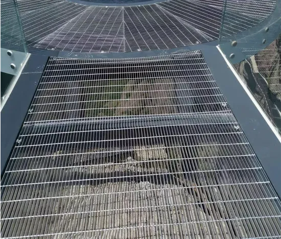 Steel Grating Pressure Welded Grating Plate Hot Galvanized Stair Tread Power Plant Platform