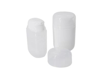 proteção solar mal ventilada da garrafa de 50ml PP que empacota a garrafa lisa oval do PCR do vácuo
