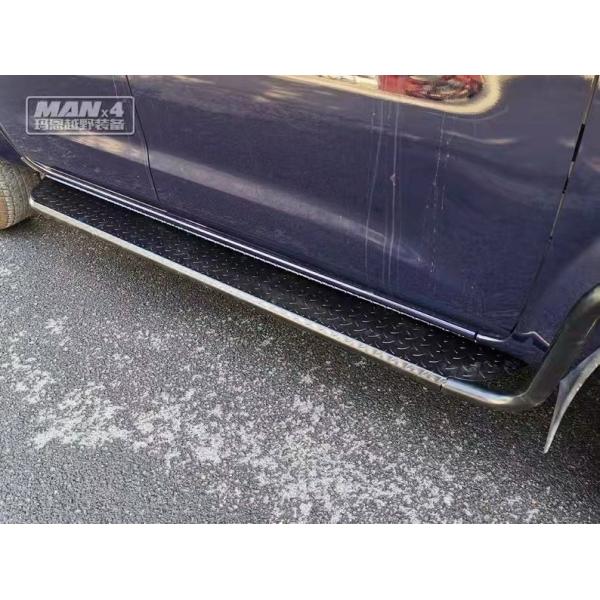 Q235 Steel Nissan Navara NP300 Side Steps Board With Brush