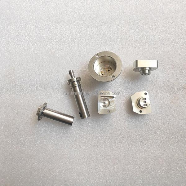 5 axes composants tournés en laiton de précision prototype usinage CNC pièces médicales