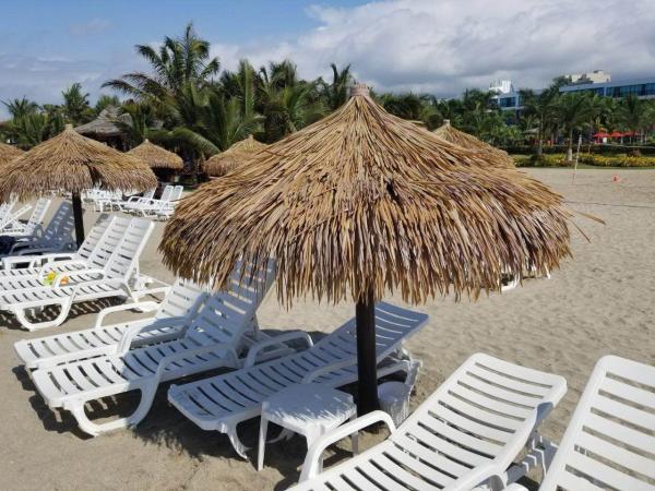 Global Sales Beautiful and Elegant Thatch Roofing Tile for Natural Looking Decoration